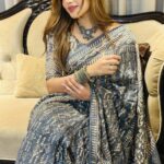 প্রিমিয়াম সিল্ক বাটিক শাড়ি – ঐতিহ্য ও আভিজাত্যের মিশ্রণ