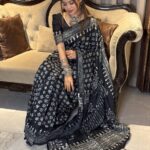 প্রিমিয়াম সিল্ক বাটিক শাড়ি – ঐতিহ্য ও আভিজাত্যের মিশ্রণ