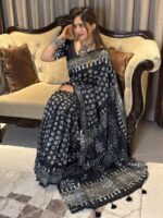 প্রিমিয়াম সিল্ক বাটিক শাড়ি – ঐতিহ্য ও আভিজাত্যের মিশ্রণ - Image 5