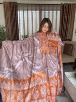 প্রিমিয়াম সিল্ক বাটিক ড্রেস – ঐতিহ্য ও আভিজাত্যের মিশ্রণ