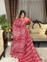 প্রিমিয়াম সিল্ক বাটিক শাড়ি – ঐতিহ্য ও আভিজাত্যের মিশ্রণ - Image 2