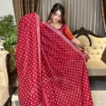 প্রিমিয়াম সিল্ক বাটিক শাড়ি – ঐতিহ্য ও আভিজাত্যের মিশ্রণ