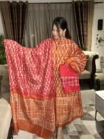 প্রিমিয়াম সিল্ক বাটিক ড্রেস – ঐতিহ্য ও আভিজাত্যের মিশ্রণ - Image 2