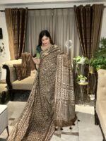 প্রিমিয়াম সিল্ক বাটিক শাড়ি – ঐতিহ্য ও আভিজাত্যের মিশ্রণ