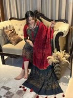 প্রিমিয়াম সিল্ক বাটিক ড্রেস – ঐতিহ্য ও আভিজাত্যের মিশ্রণ