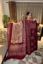 প্রিমিয়াম সিল্ক বাটিক ড্রেস – ঐতিহ্য ও আভিজাত্যের মিশ্রণ - Image 3