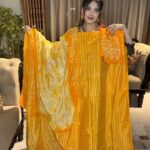 প্রিমিয়াম সিল্ক বাটিক ড্রেস – ঐতিহ্য ও আভিজাত্যের মিশ্রণ