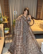 প্রিমিয়াম সিল্ক বাটিক শাড়ি – ঐতিহ্য ও আভিজাত্যের মিশ্রণ - Image 2