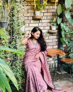 প্রিমিয়াম সিল্ক বাটিক শাড়ি – ঐতিহ্য ও আভিজাত্যের মিশ্রণ
