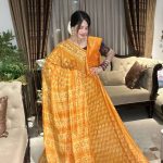 প্রিমিয়াম সিল্ক বাটিক শাড়ি – ঐতিহ্য ও আভিজাত্যের মিশ্রণ