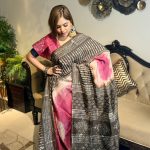 প্রিমিয়াম সিল্ক বাটিক শাড়ি – ঐতিহ্য ও আভিজাত্যের মিশ্রণ