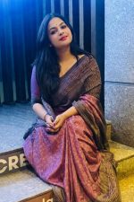 প্রিমিয়াম সিল্ক বাটিক শাড়ি – ঐতিহ্য ও আভিজাত্যের মিশ্রণ - Image 2